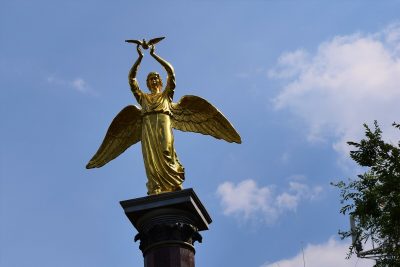 Памятник &#171;Добрый Ангел мира»