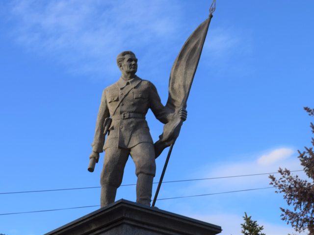 Памятник жертвам набега белоказаков на Оренбург